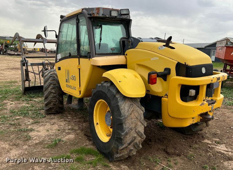 image for item DR1356 2000 New Holland LM430  telehandler