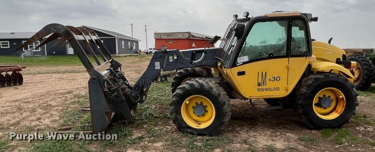 image for item DR1356 2000 New Holland LM430  telehandler