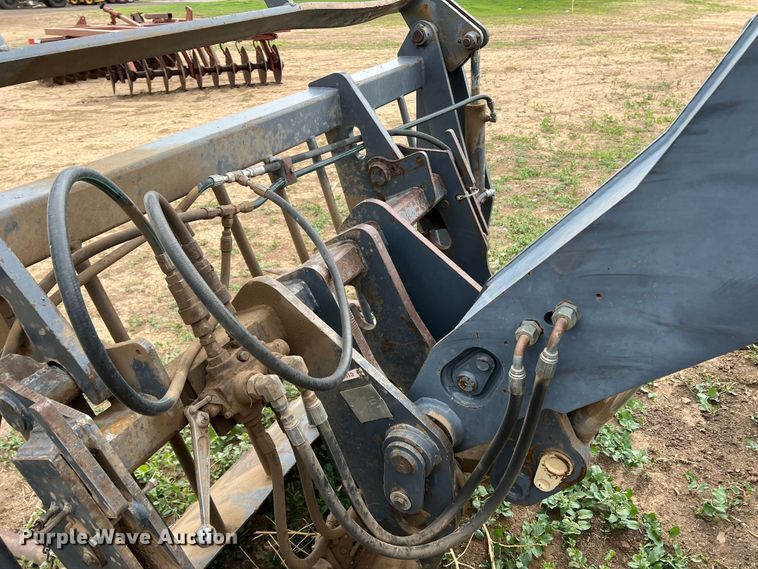 image for item DR1356 2000 New Holland LM430  telehandler