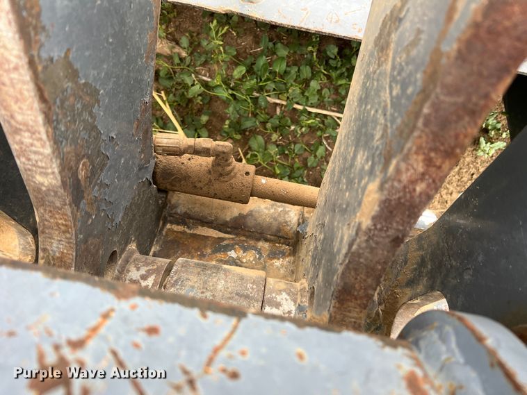 image for item DR1356 2000 New Holland LM430  telehandler