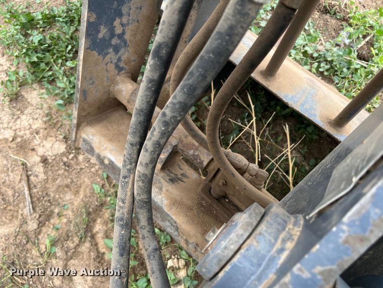 image for item DR1356 2000 New Holland LM430  telehandler