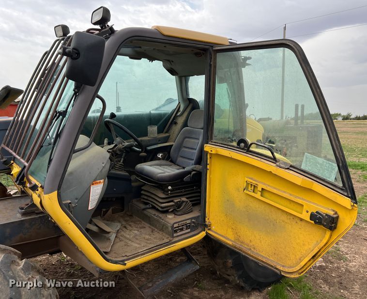 image for item DR1356 2000 New Holland LM430  telehandler
