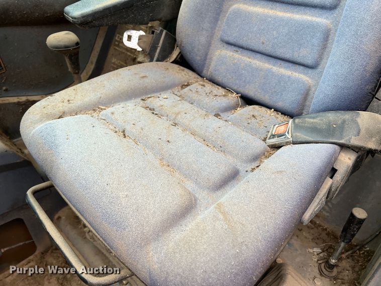 image for item DR1356 2000 New Holland LM430  telehandler