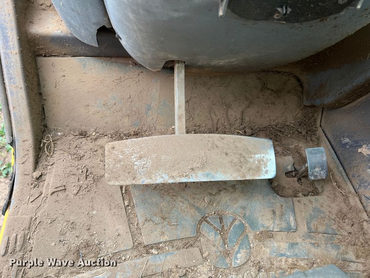 image for item DR1356 2000 New Holland LM430  telehandler