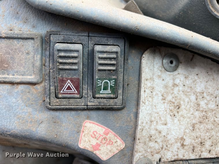 image for item DR1356 2000 New Holland LM430  telehandler