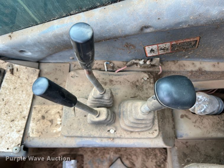 image for item DR1356 2000 New Holland LM430  telehandler