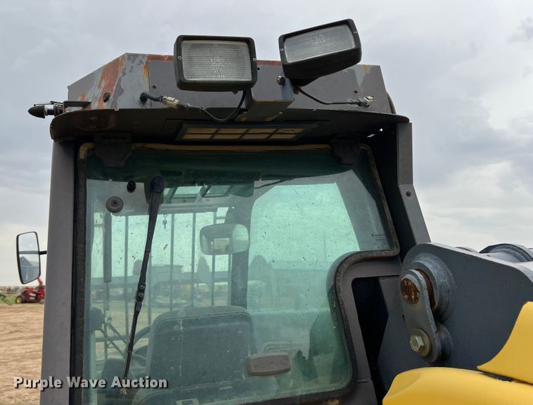 image for item DR1356 2000 New Holland LM430  telehandler