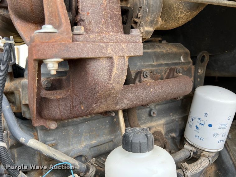 image for item DR1356 2000 New Holland LM430  telehandler