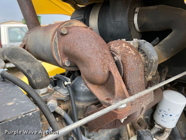 image for item DR1356 2000 New Holland LM430  telehandler