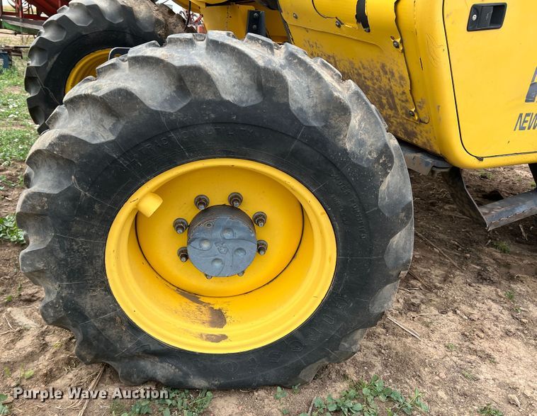 image for item DR1356 2000 New Holland LM430  telehandler