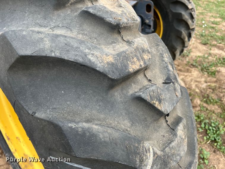 image for item DR1356 2000 New Holland LM430  telehandler