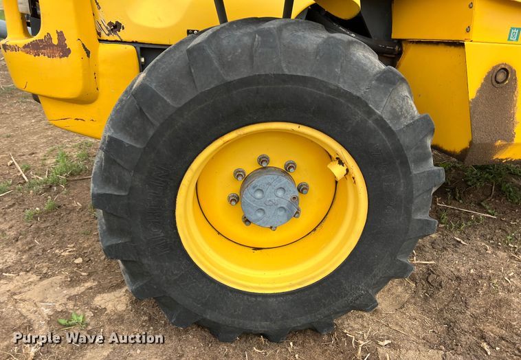 image for item DR1356 2000 New Holland LM430  telehandler