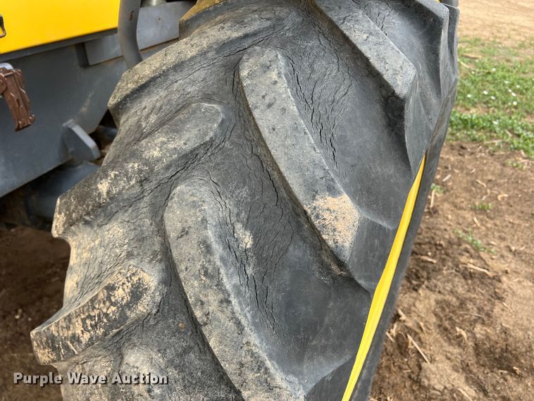 image for item DR1356 2000 New Holland LM430  telehandler