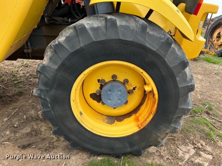 image for item DR1356 2000 New Holland LM430  telehandler