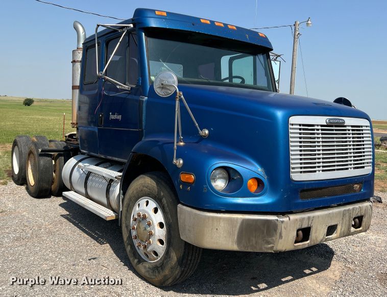 image for item DR1465 1996 Freightliner FL112  semi truck