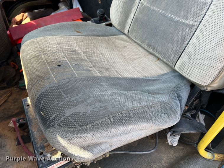 image for item DR1465 1996 Freightliner FL112  semi truck