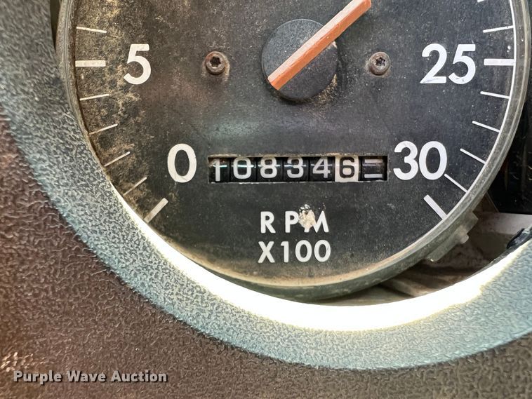 image for item DR1465 1996 Freightliner FL112  semi truck