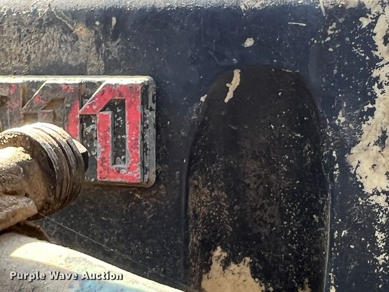 image for item DR1465 1996 Freightliner FL112  semi truck