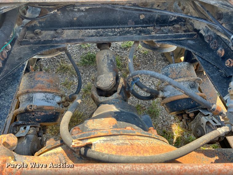 image for item DR1465 1996 Freightliner FL112  semi truck