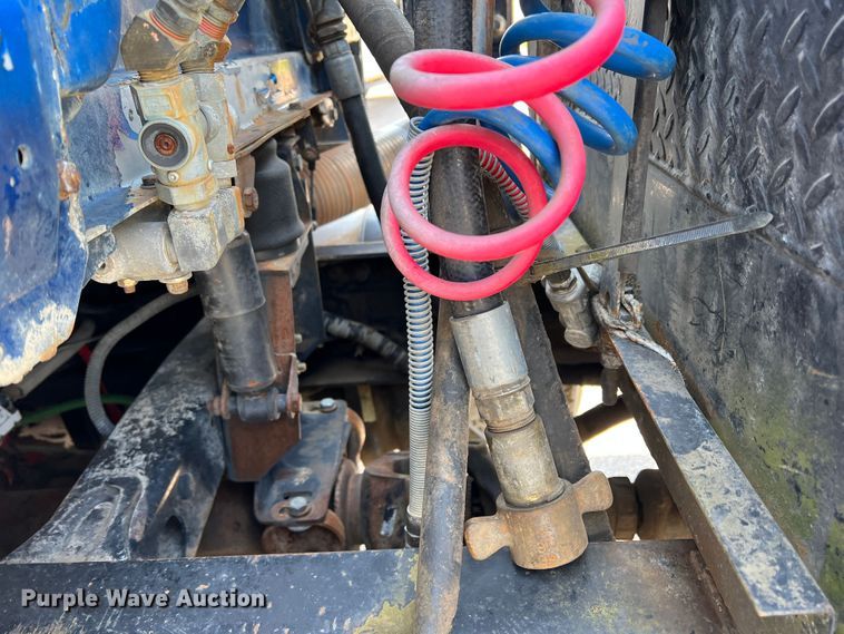 image for item DR1465 1996 Freightliner FL112  semi truck