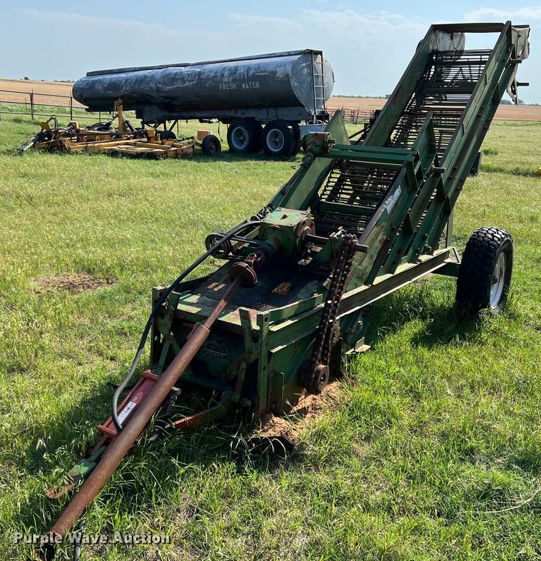 Wichita Equipment RSH24 bermuda sprig digger in Walters, OK Item