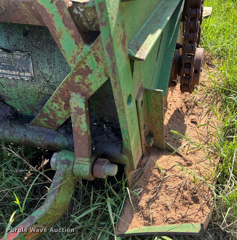 image for item DR1467 Wichita Equipment RSH24  bermuda sprig digger