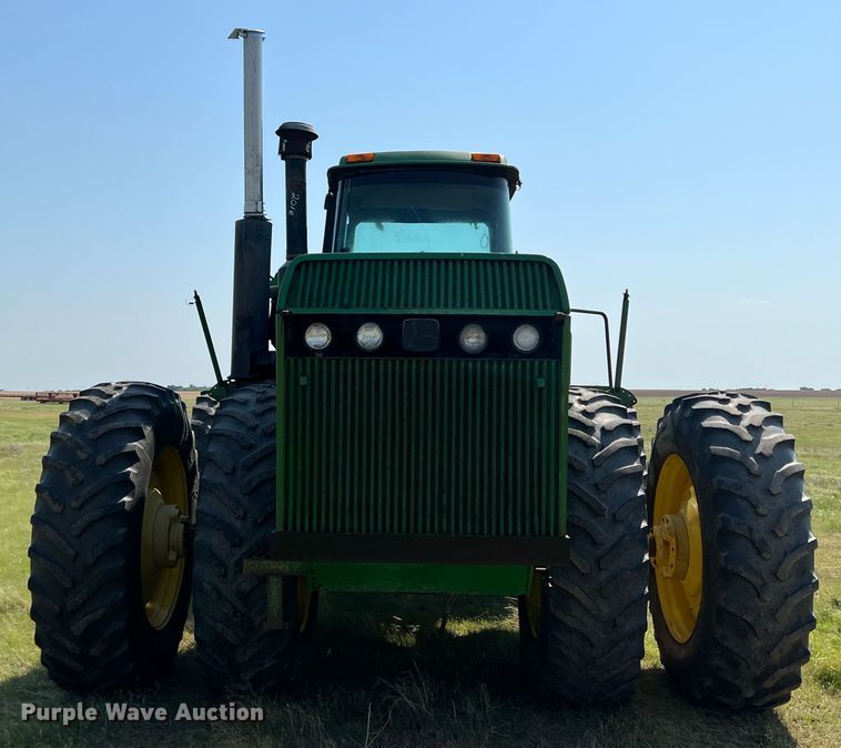 image for item DR1469 1995 John Deere 8970  4WD tractor