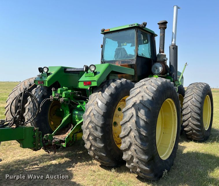 image for item DR1469 1995 John Deere 8970  4WD tractor