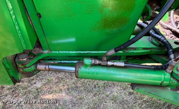 image for item DR1469 1995 John Deere 8970  4WD tractor