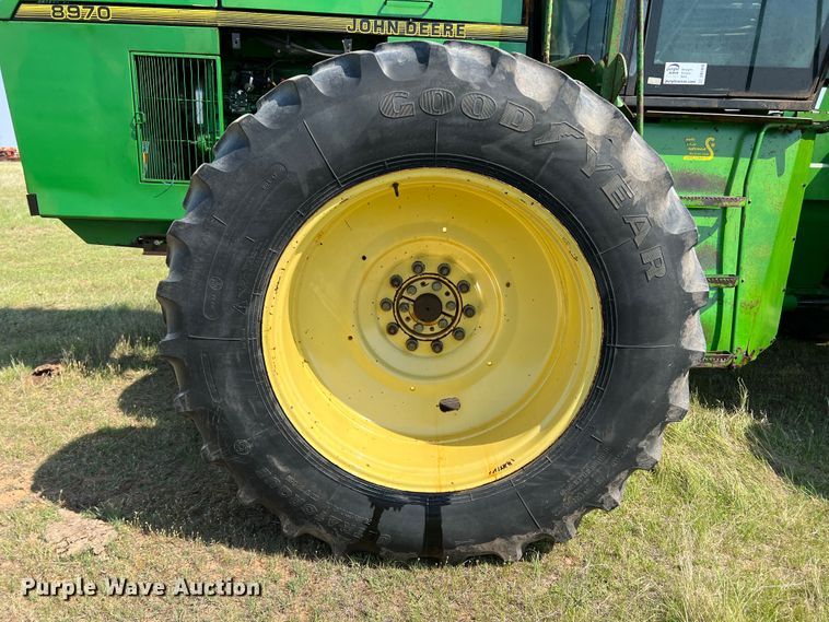 image for item DR1469 1995 John Deere 8970  4WD tractor