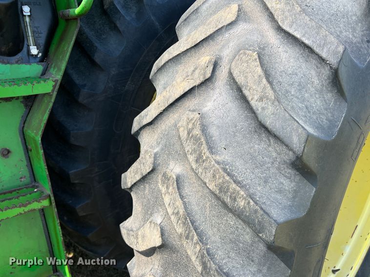 image for item DR1469 1995 John Deere 8970  4WD tractor