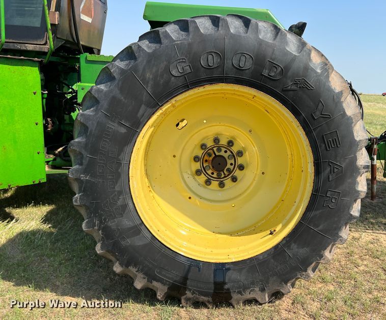 image for item DR1469 1995 John Deere 8970  4WD tractor