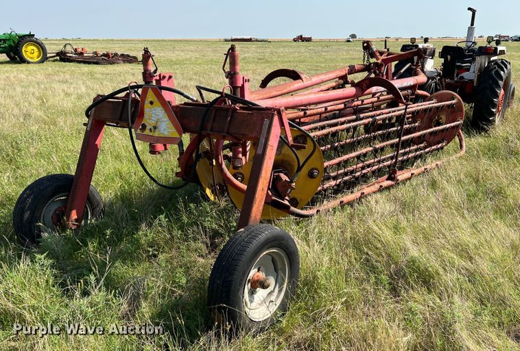 image for item DR1472 Massey Ferguson 588  hay rake