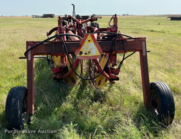 image for item DR1472 Massey Ferguson 588  hay rake