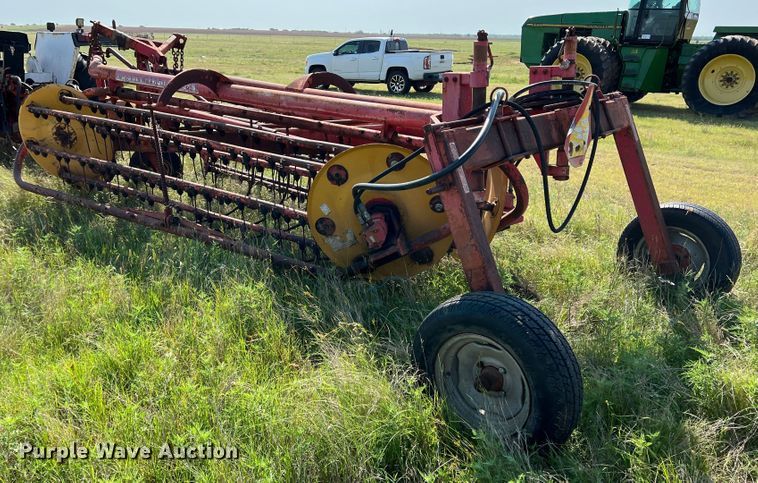 image for item DR1472 Massey Ferguson 588  hay rake
