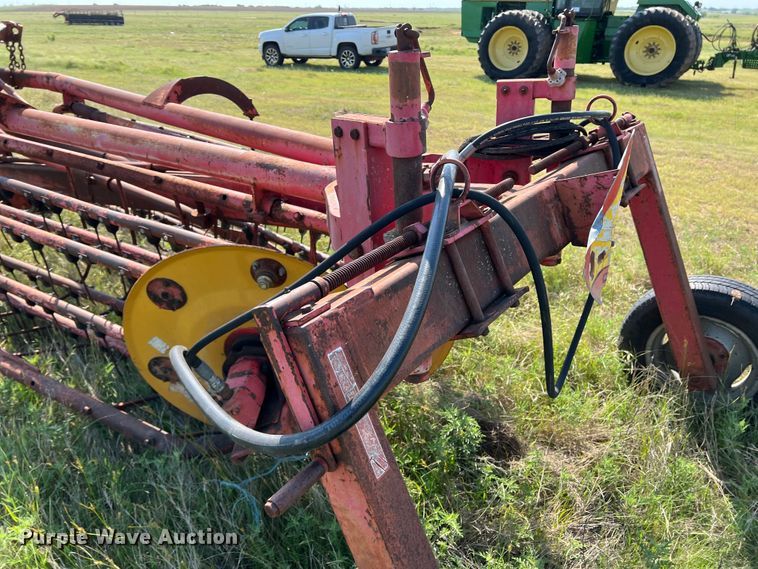 image for item DR1472 Massey Ferguson 588  hay rake