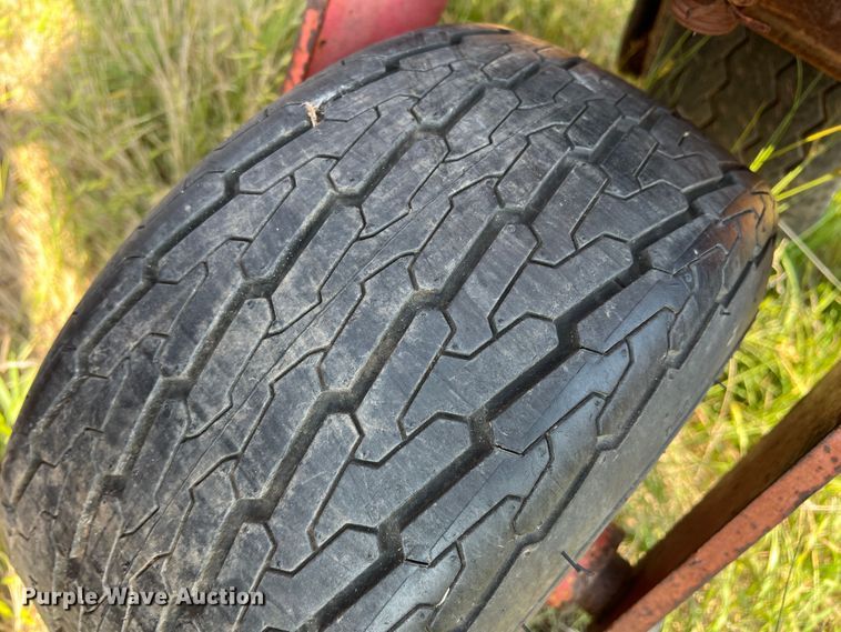 image for item DR1472 Massey Ferguson 588  hay rake