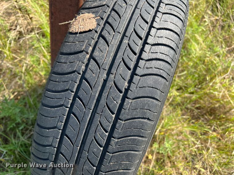 image for item DR1472 Massey Ferguson 588  hay rake