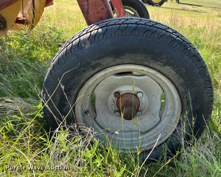 image for item DR1472 Massey Ferguson 588  hay rake