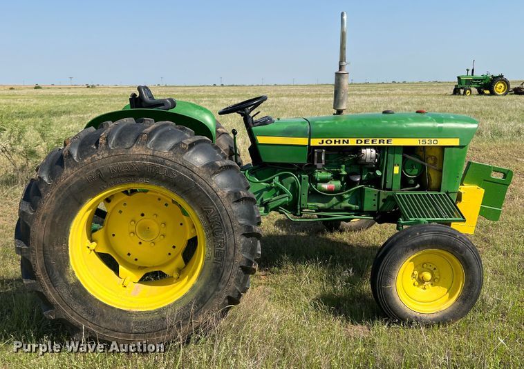 image for item DR1473 John Deere 1530  tractor