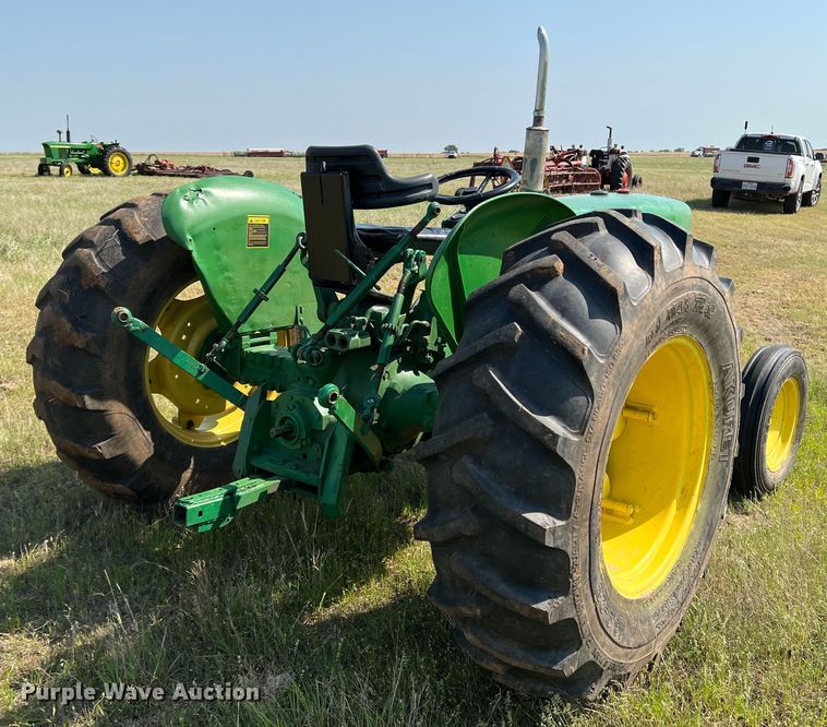 image for item DR1473 John Deere 1530  tractor