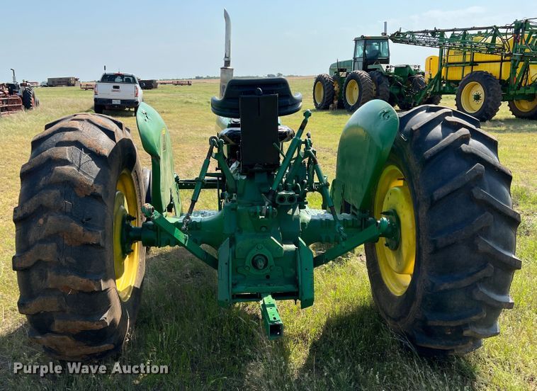 image for item DR1473 John Deere 1530  tractor