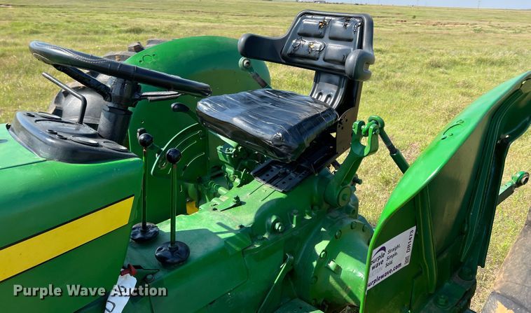 image for item DR1473 John Deere 1530  tractor