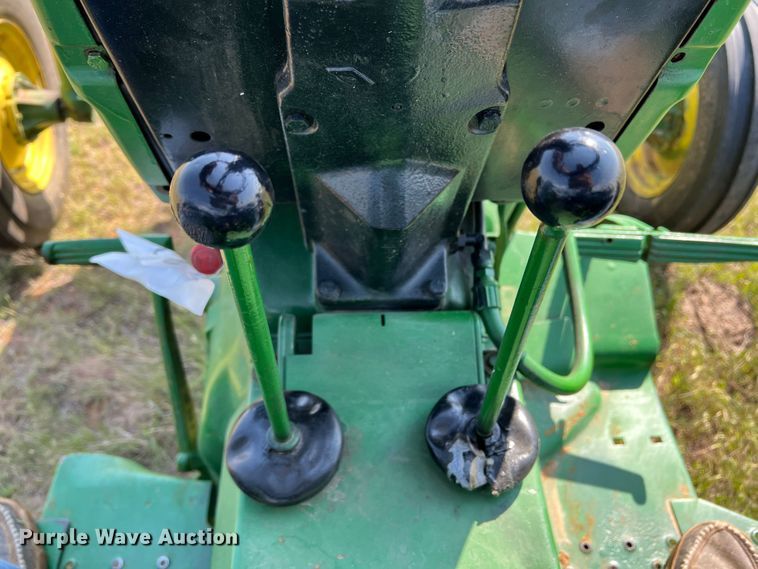 image for item DR1473 John Deere 1530  tractor