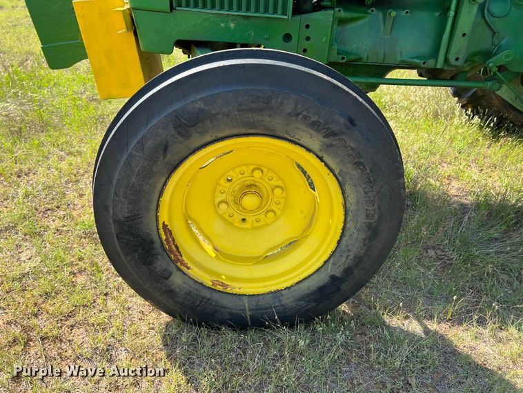 image for item DR1473 John Deere 1530  tractor