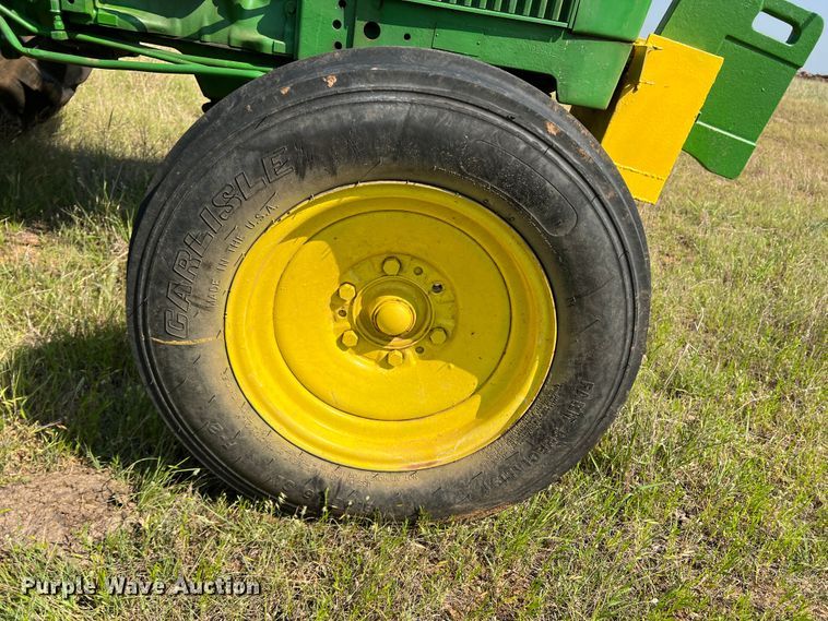 image for item DR1473 John Deere 1530  tractor