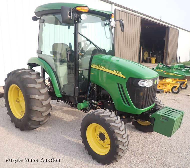 image for item DS7068 2006 John Deere 4520  MFWD tractor