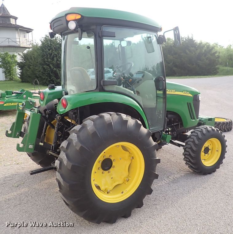 image for item DS7068 2006 John Deere 4520  MFWD tractor