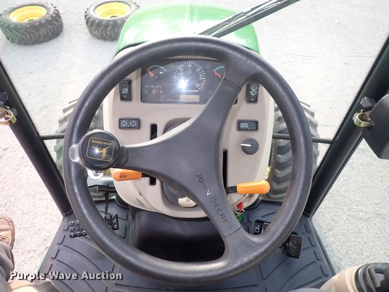 image for item DS7068 2006 John Deere 4520  MFWD tractor