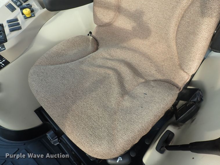 image for item DS7068 2006 John Deere 4520  MFWD tractor